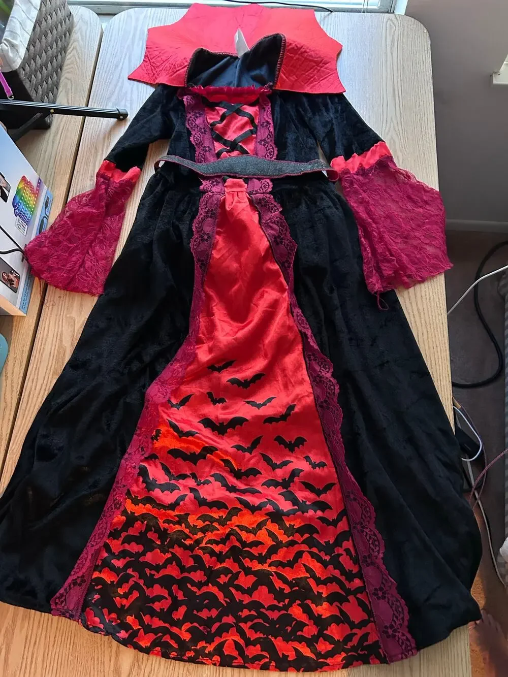#4 Girls Vampress Halloween 🎃 Costume Gown Black Cat 🐈‍⬛ size Medium